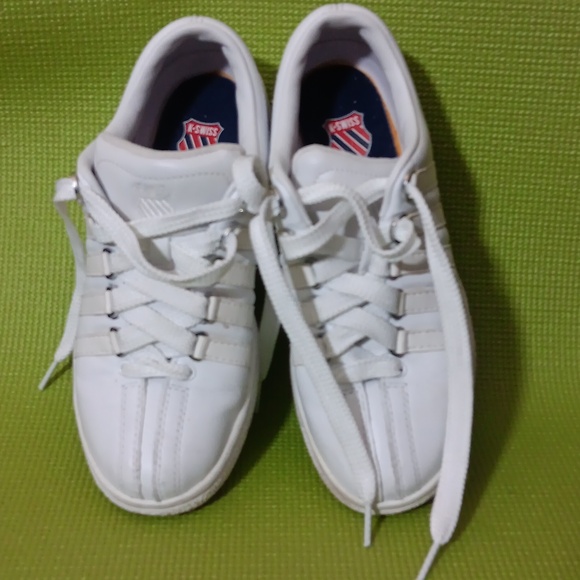 K-Swiss Classic White Sneakers - Picture 1 of 9